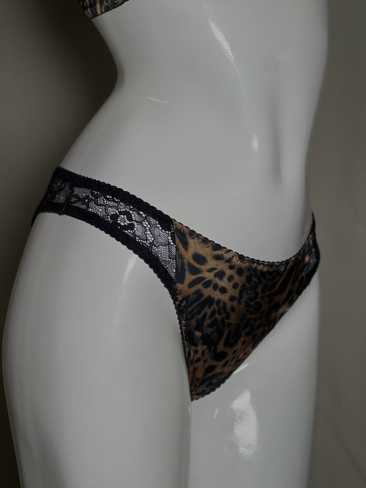 Leopard Lace Bra & Panty Set - Preview Angle 2