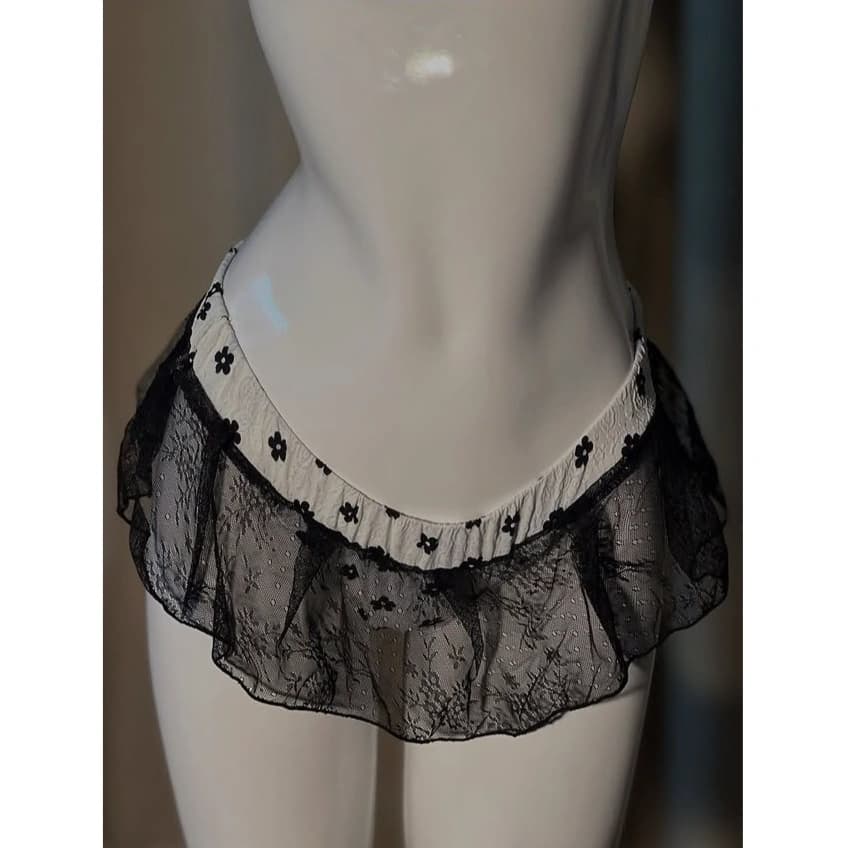 Maid-Inspired Lace Set - Preview Angle 8