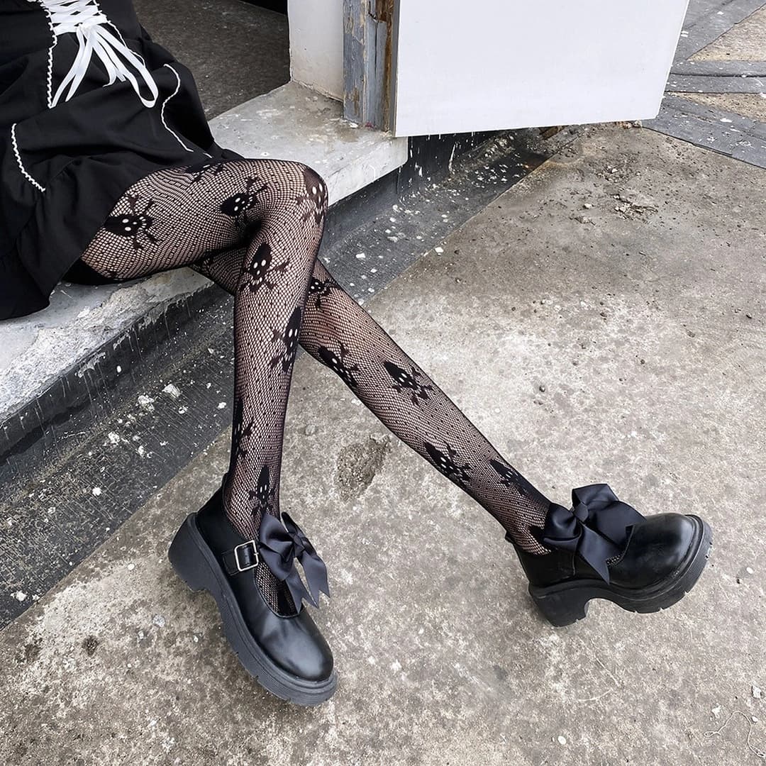 Skull Mesh Stockings - Preview Angle 4