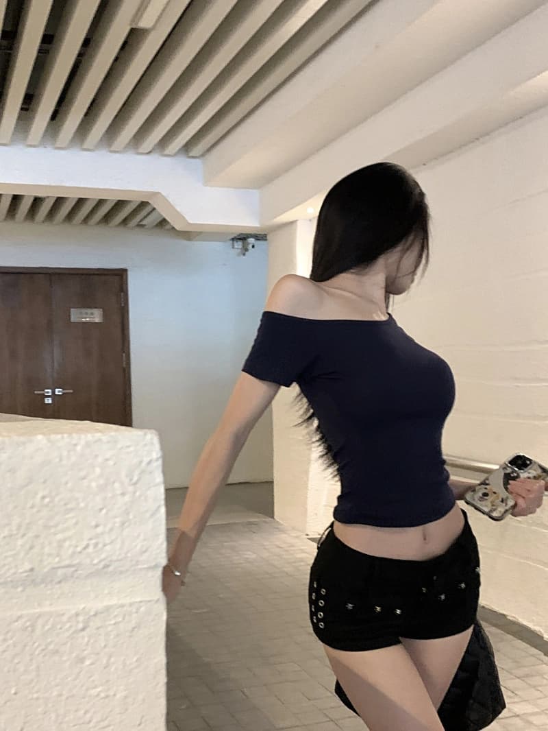 Off-Shoulder Fitted Tee