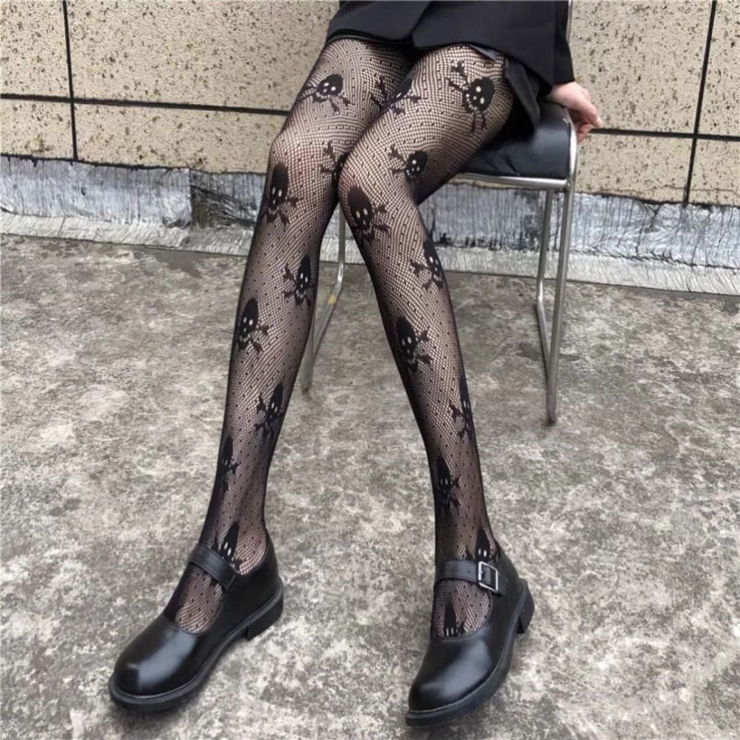 Skull Mesh Stockings - Preview Angle 2